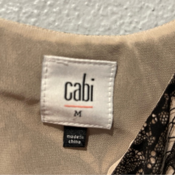 Cabi Women's Black and Gray Patterned top tunic it looks like lace - Picture 6 of 7